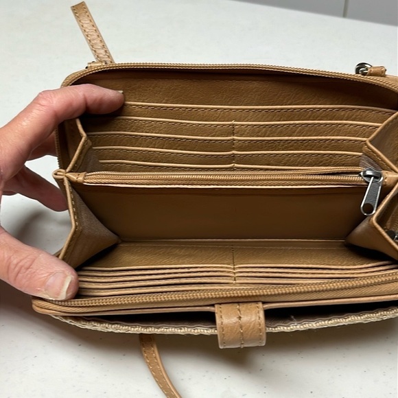 The Sac Tan and Cream Crochet Crossbody Bag - Picture 13 of 13